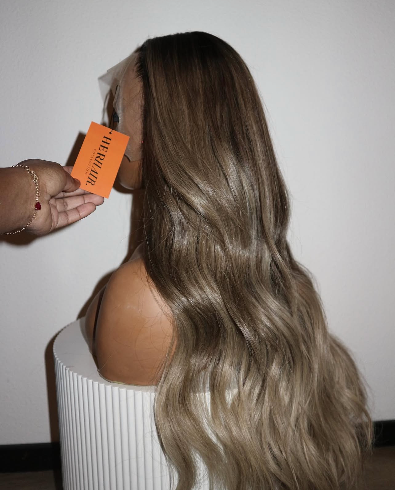 CREATE YOUR COLORED WIG